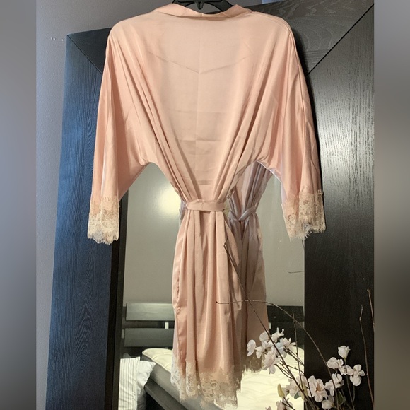 Blush Satin Lace Robe - Picture 7 of 9